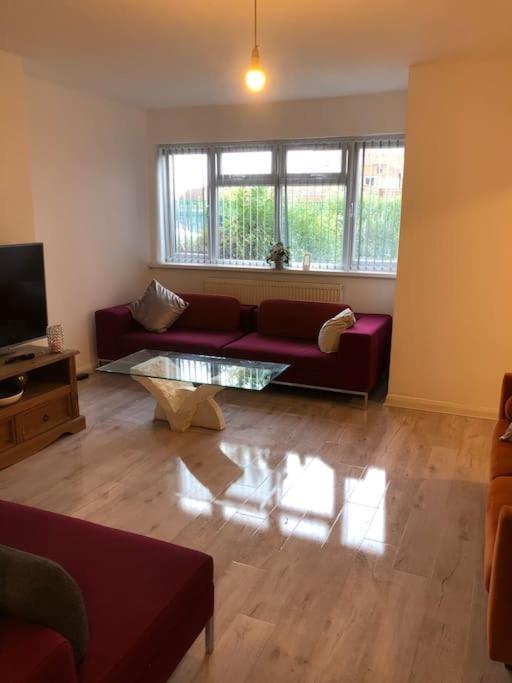 Lovely 3 Bedroom Entire Home With Street Parking - Close To Nec, Bhx Airport - Sleeps 6 Guests Ideal For Contractors & Families Birmingham Esterno foto
